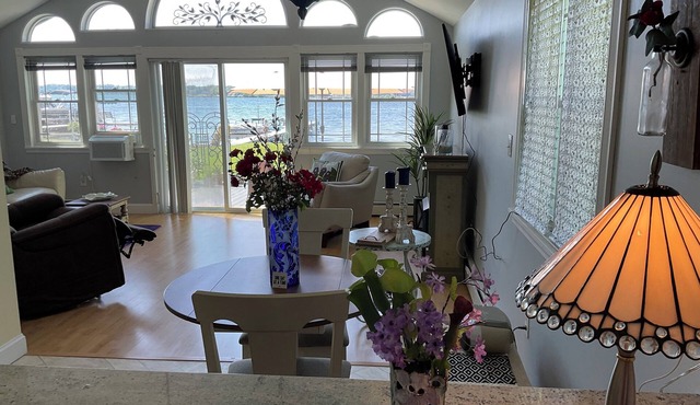 WATERFRONT Upstate NY home in quiet bay on Oneida Lake, Cicero, Brewerton