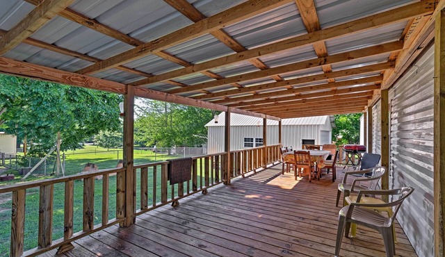 Waterloo Home with Fire Pit - 1/2 Mi to Boat Ramp!