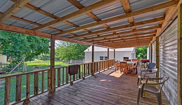 Waterloo Home with Fire Pit - 1/2 Mi to Boat Ramp!