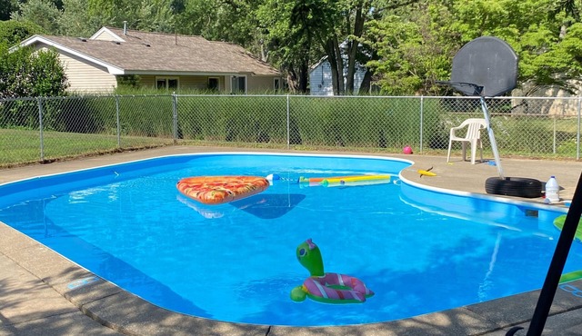 "Welcome Home"- w/ Pool and Near Lake Mi Beaches and Downtown