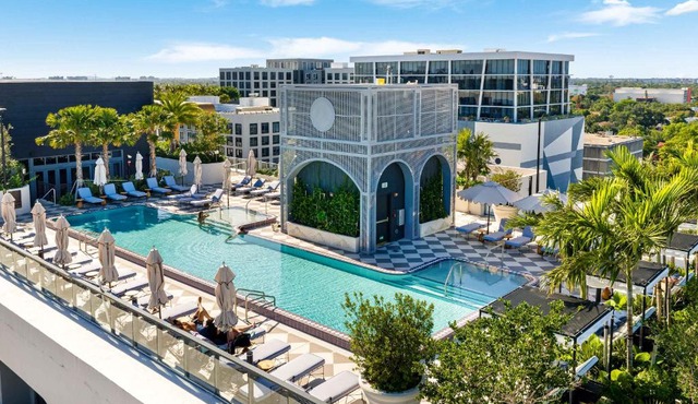 Wynwood Pad- Stylish Apt with View & Rooftop Pool