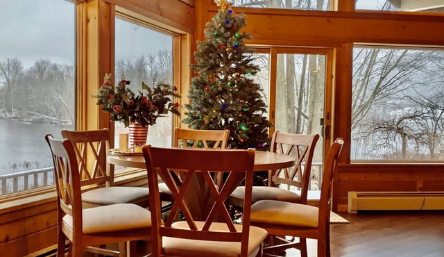Year Round Lake/Ski Home on Crooked Lake