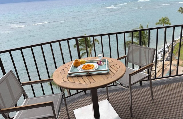 Direct OCEANFRONT STUDIO CONDO
