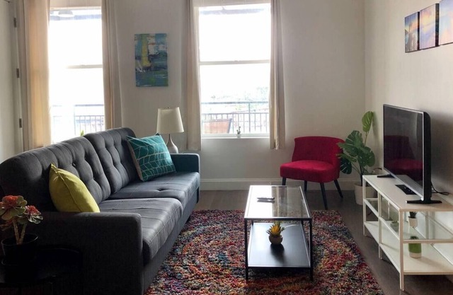 Frontdesk | Stunning Studio in Ybor City