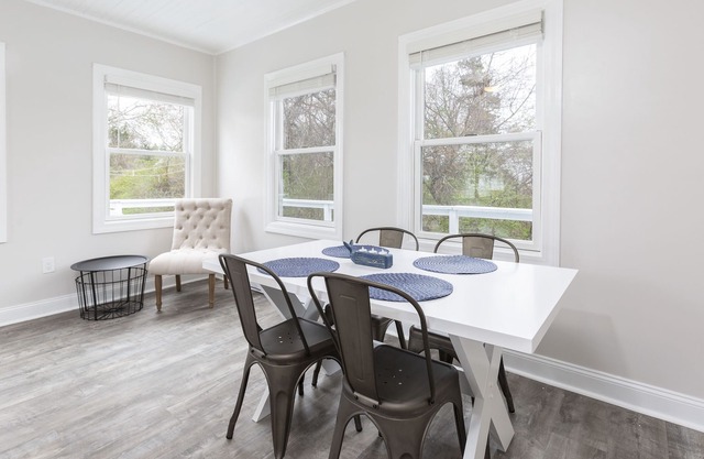 Harmony Cottage! - 2 Blocks from Beach! Harmony Cottage in Idyllic Westerly, RI in Westerly