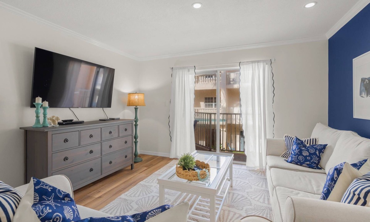 Siesta Key Condo | Palm Bay Club Bayside | Resort Pools, Hot Tub & Private Beach on Siesta Key