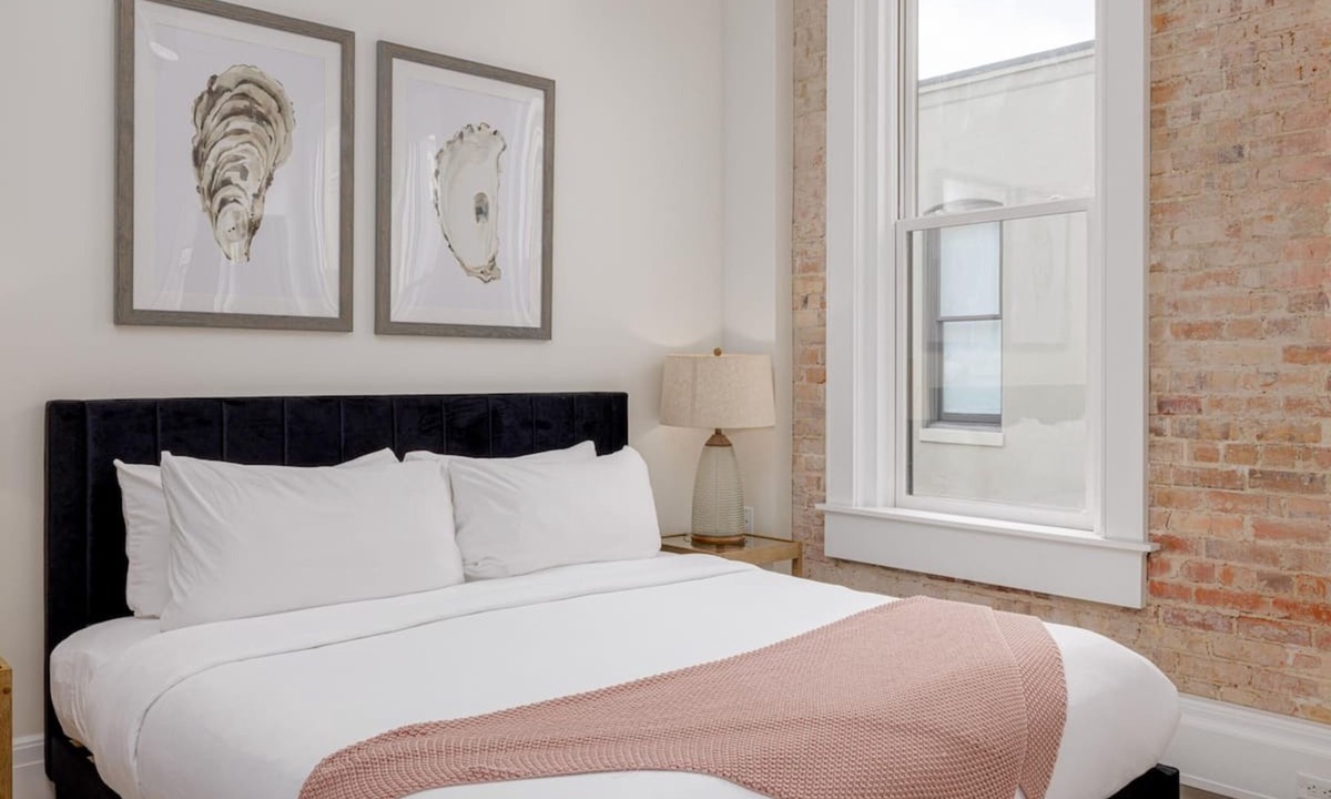 Downtown Condo | To Geaux Cups Luxury in this stunning