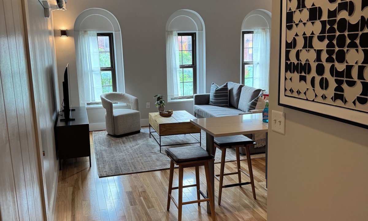 Old West Side Apartment | Modern One Bedroom Apartment in the Heart of Downtown Ann Arbor