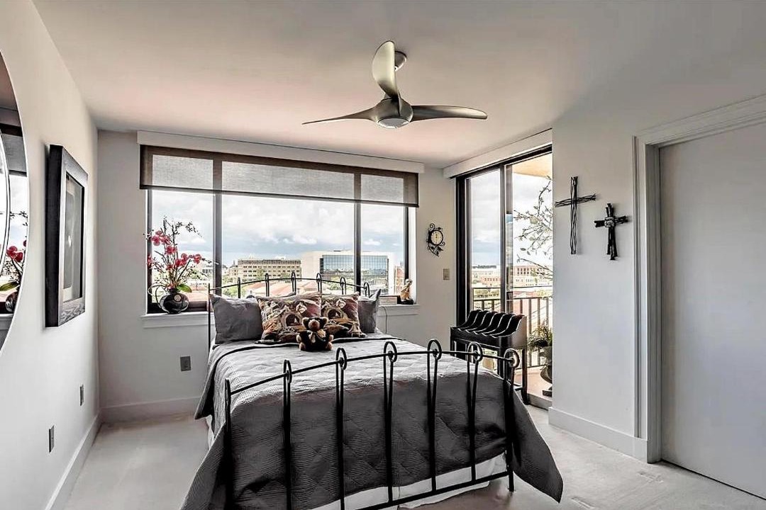 Downtown Apartment | Waterfront 2BR Condo with Panoramic Bay Views