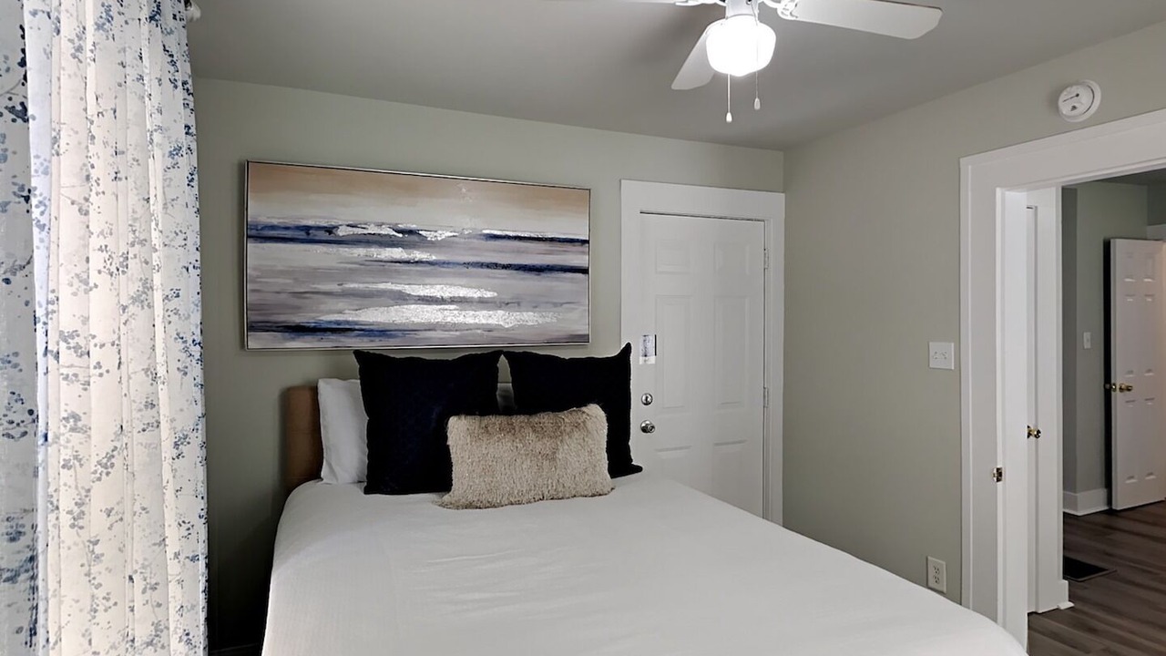 Photo of Bedroom in Sanders Beach