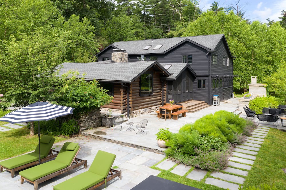 Photo of Outdoor in Woodstock