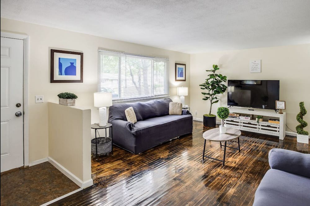 Photo of Livingroom in Rochester