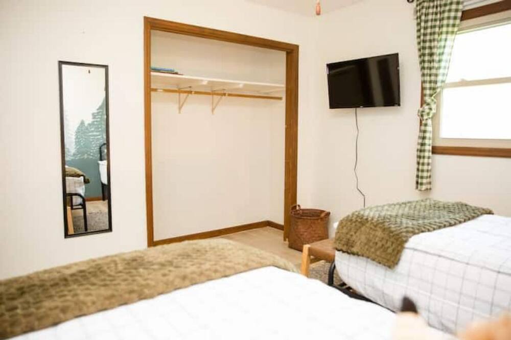 Photo of Bedroom in Benton