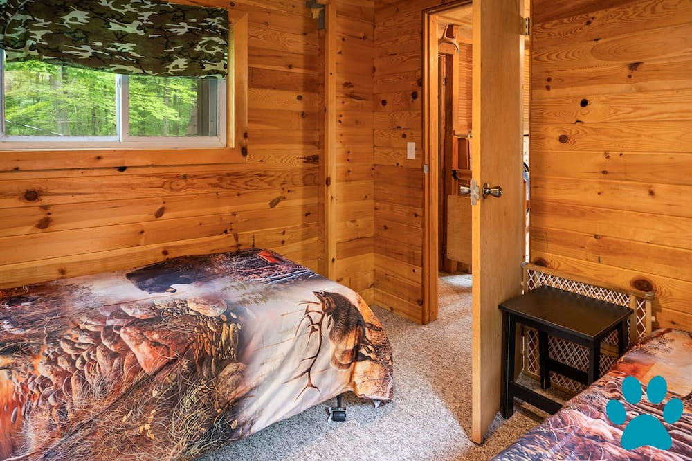 Photo of Bedroom in Scottsburg