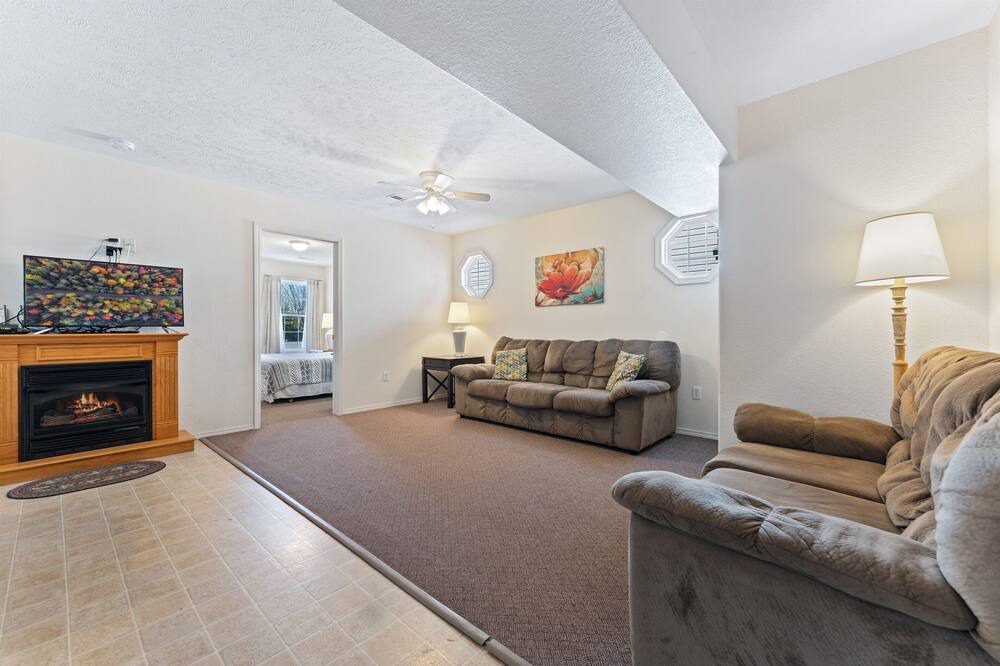 Photo of Livingroom in Indian Point