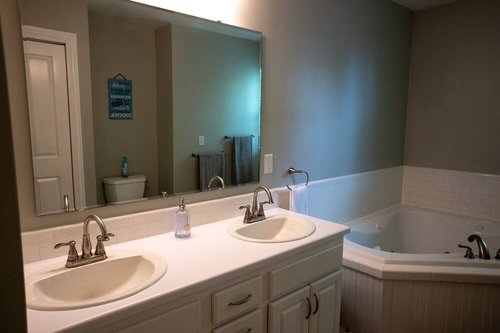 Photo of Bathroom in Shelbyville