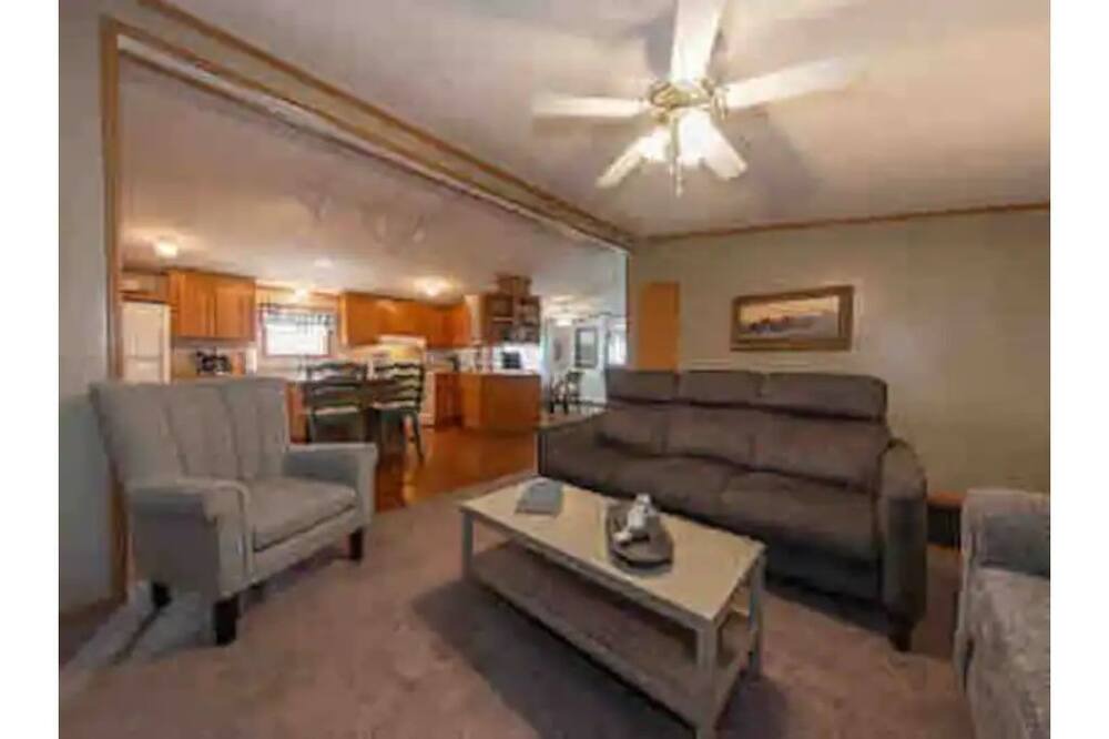 Photo of Bedroom in Benton