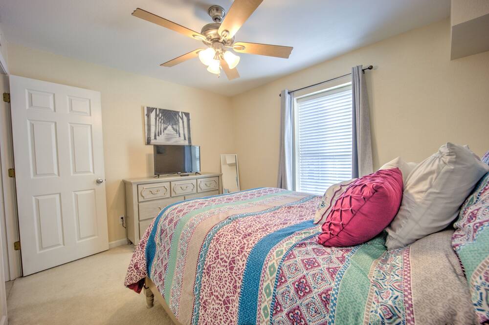 Photo of Bedroom in East Pensacola Heights