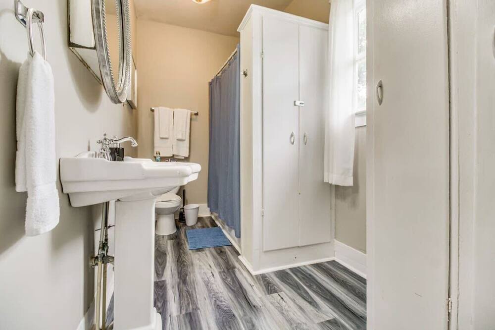 Photo of Bathroom in East Hill