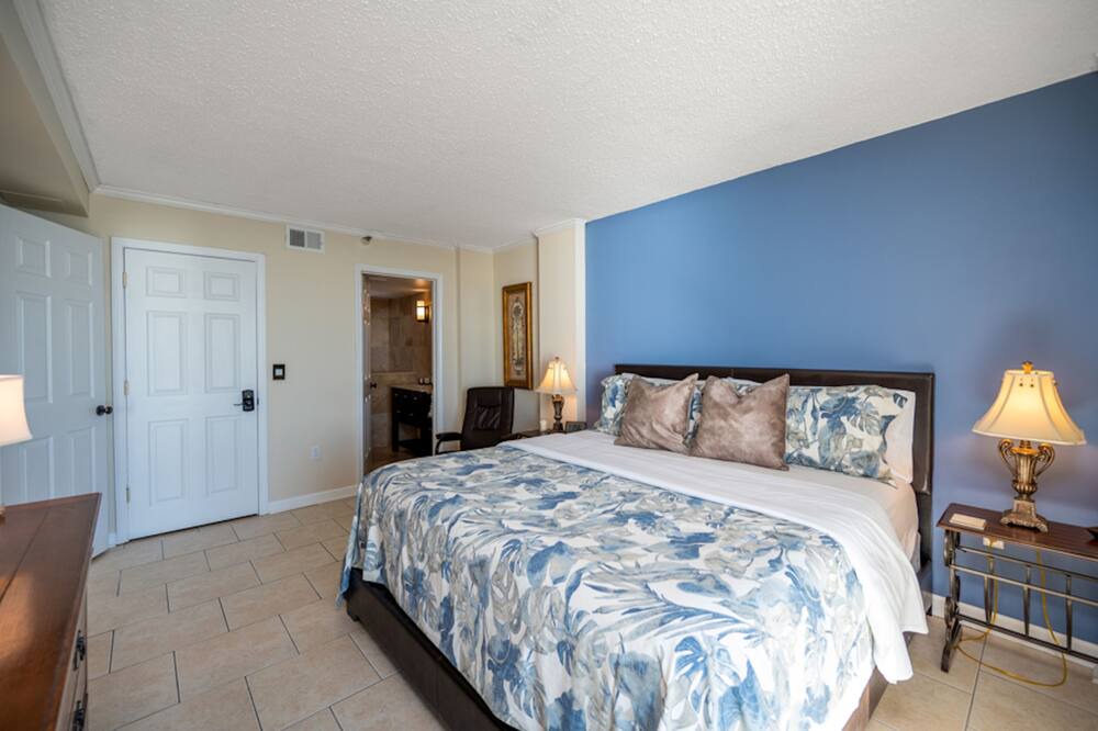 Photo of Bedroom in Navarre Beach