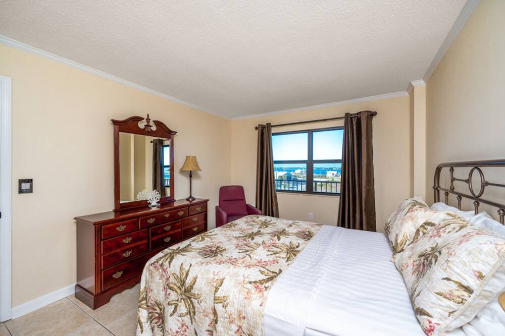 Photo of Bedroom in Navarre Beach