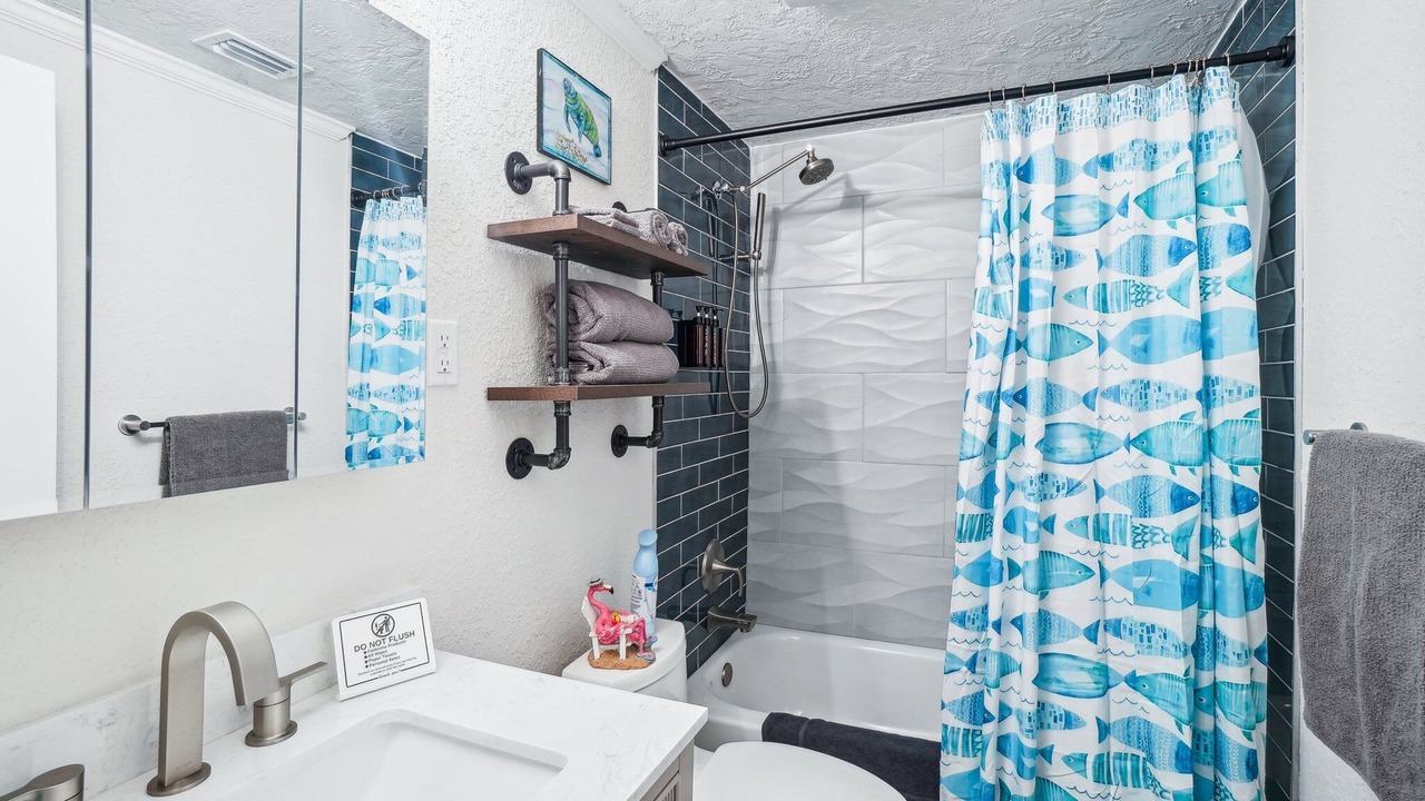 Photo of Bathroom in Weeki Wachee Gardens