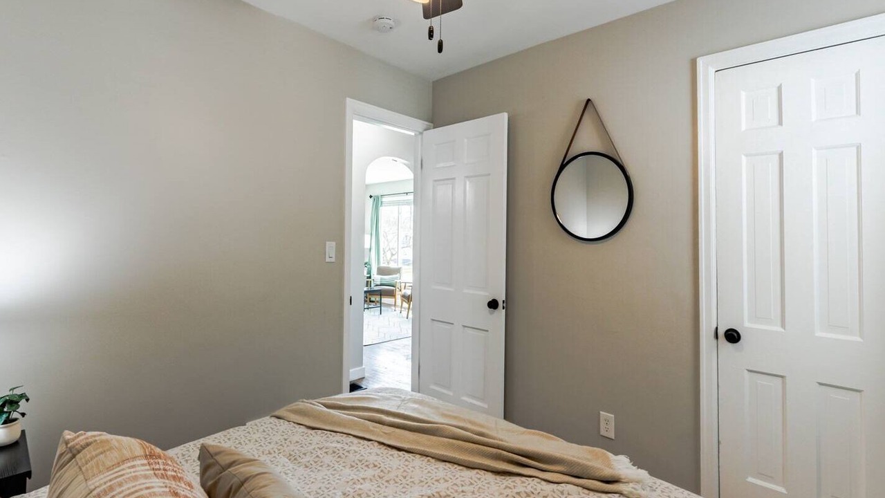 Photo of Bedroom in Lansing