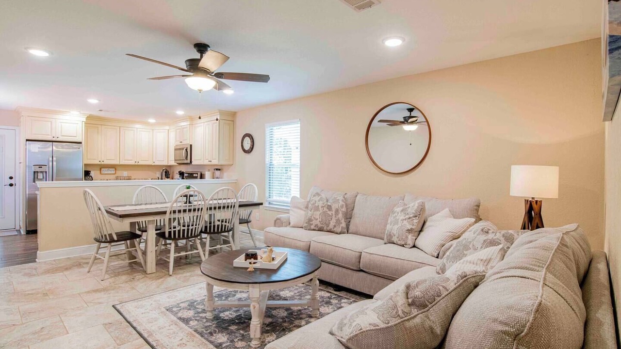 Photo of Livingroom in Florida Panhandle