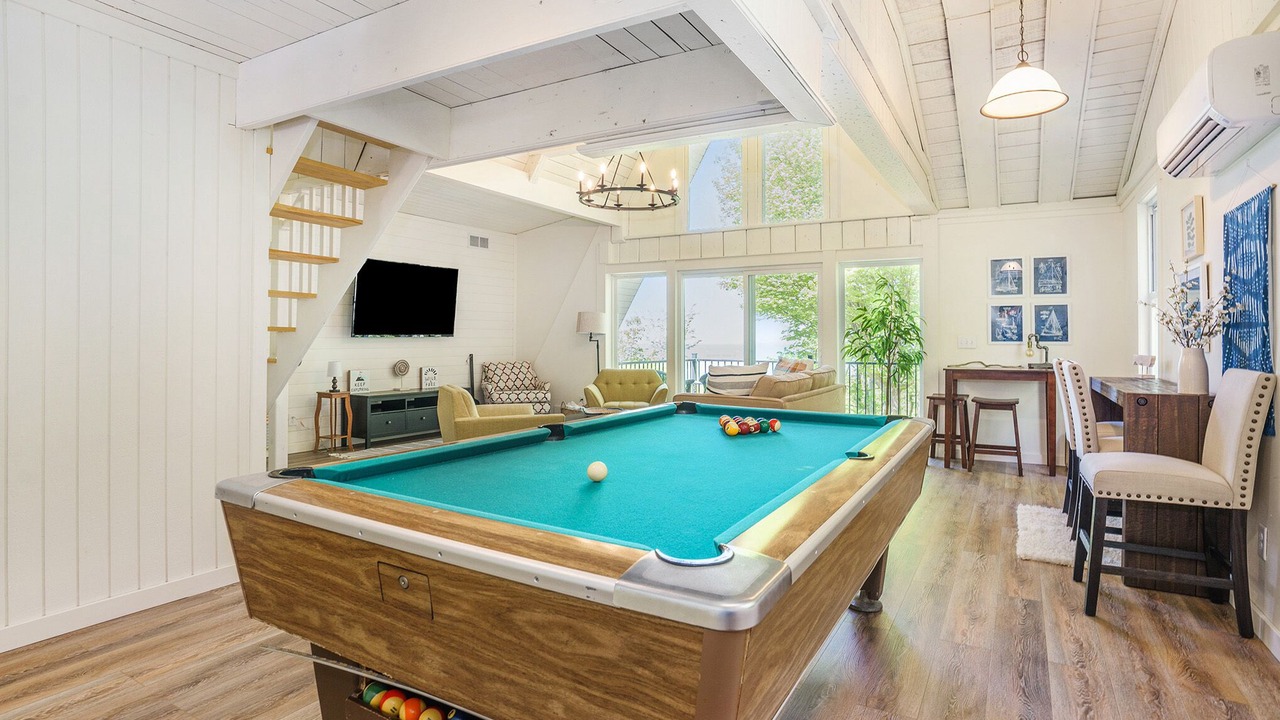 Photo of Bedroom in Glenn Haven Shores