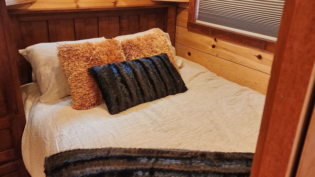 Photo of Bedroom in Au Train