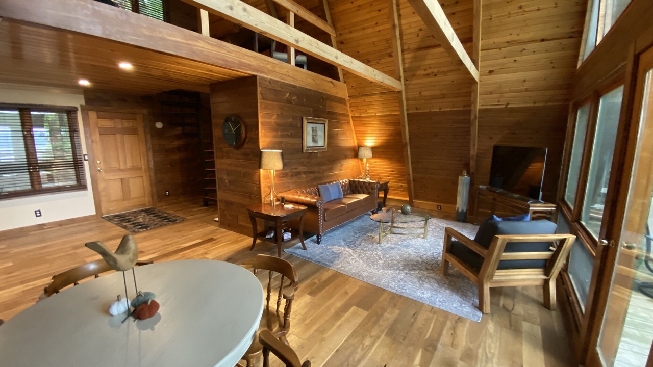 Photo of Livingroom in Allegan