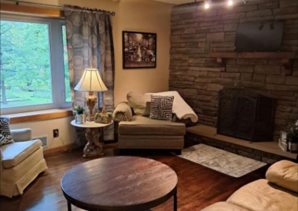 Photo of Livingroom in Holly