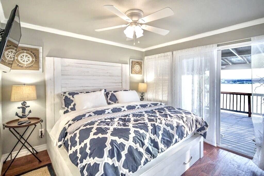 Photo of Bedroom in Canyon Lake