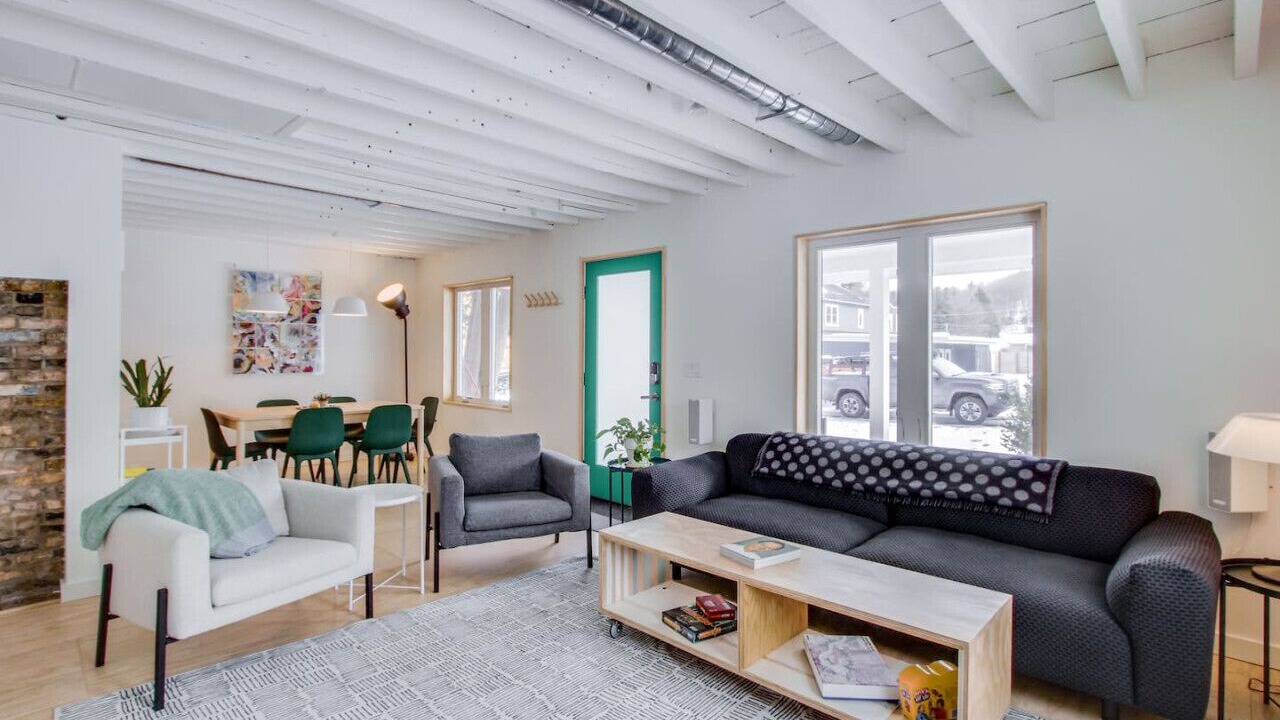 Photo of Livingroom in Maple City