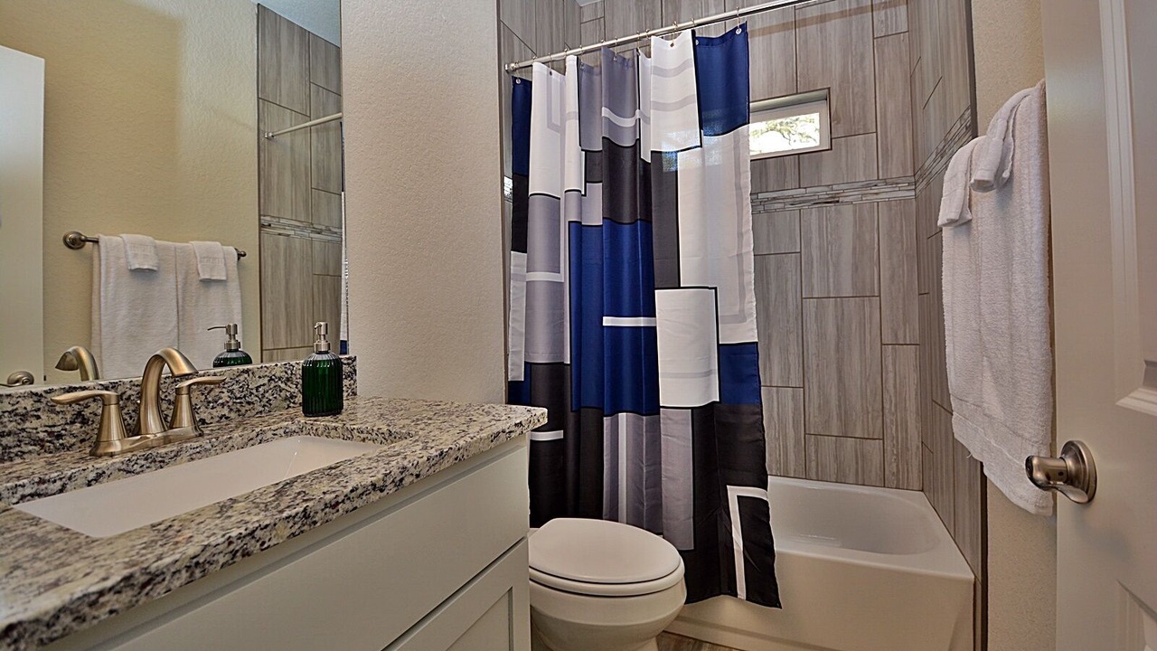 Photo of Bathroom in Canyon Lake