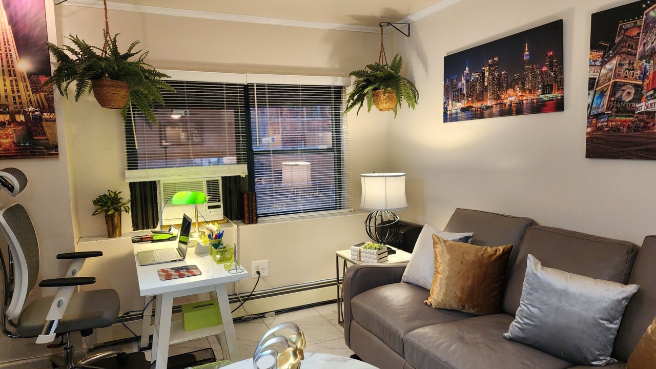 Photo of Livingroom in Ocean Hill