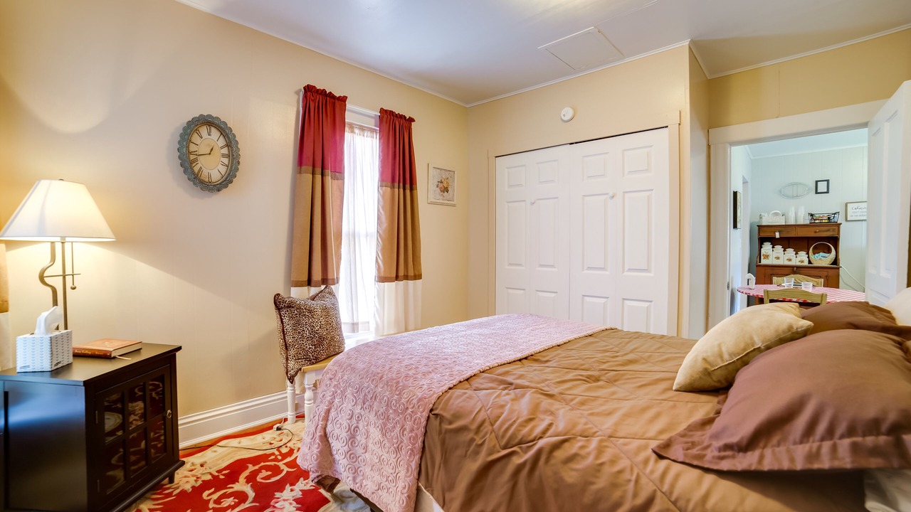Photo of Bedroom in Adrian