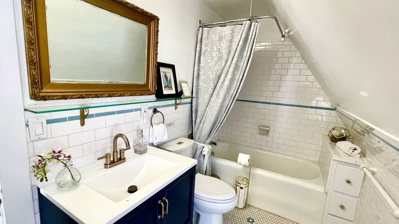 Photo of Bathroom in Historic Eastside