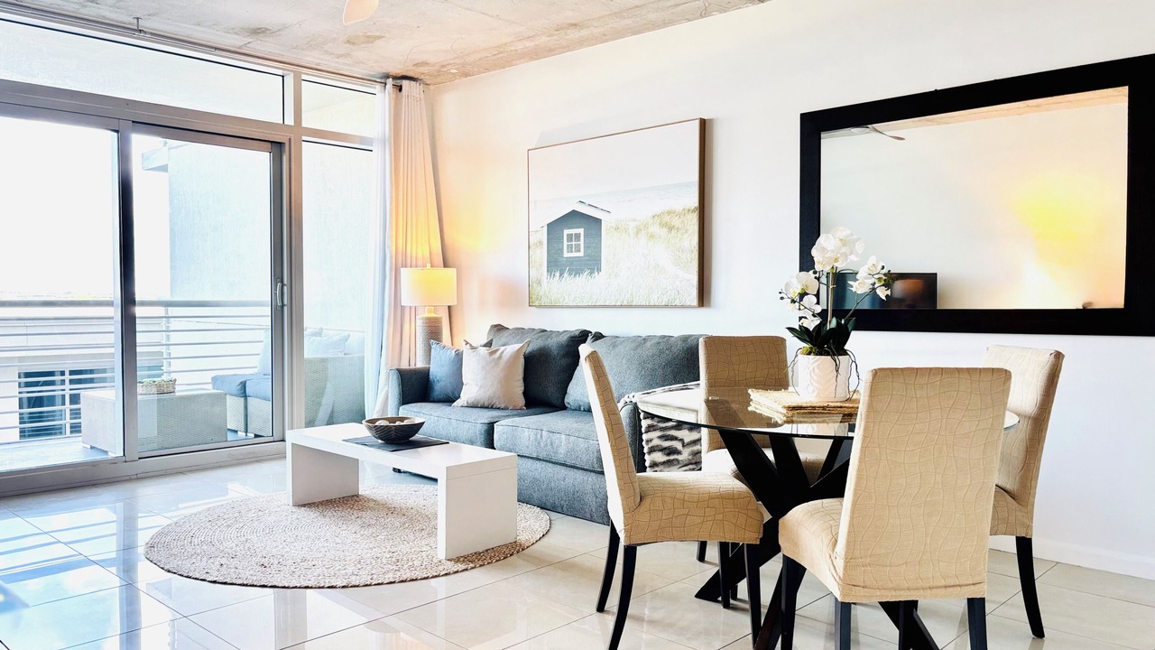 Photo of Livingroom in Midtown