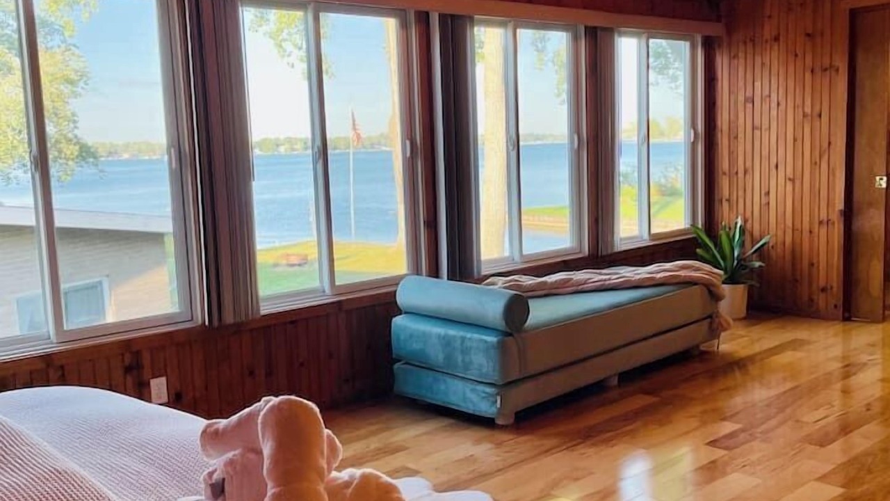 Photo of Bedroom in Paw Paw Lake