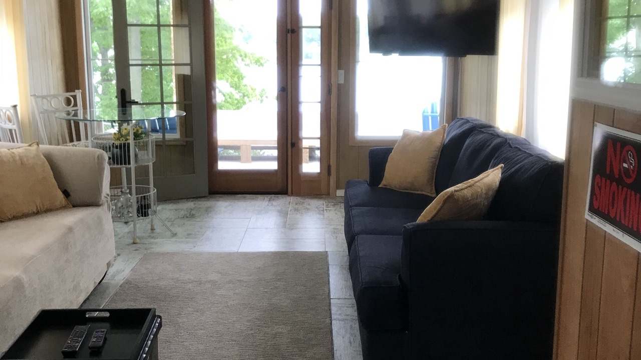 Photo of Livingroom in East Leroy