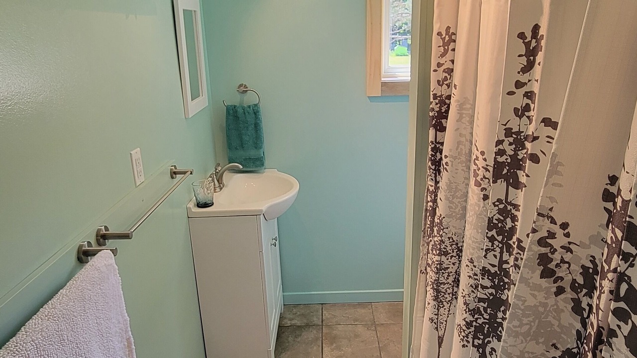Photo of Bathroom in Honor