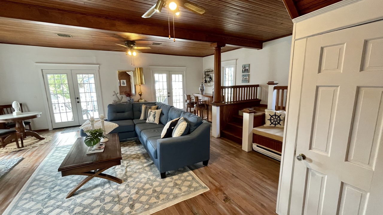 Photo of Livingroom in Livonia