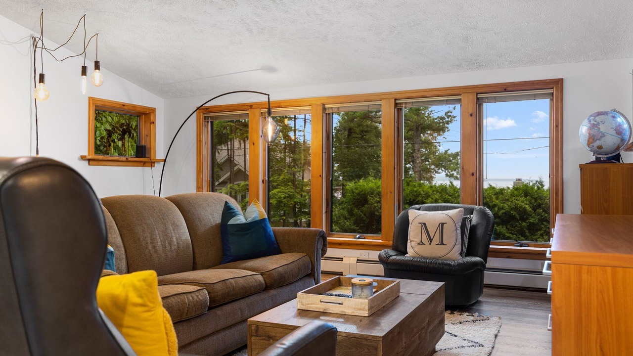 Photo of Livingroom in Suttons Bay