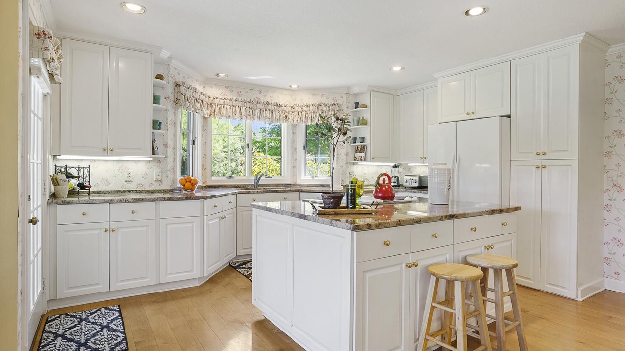 Photo of Kitchen in Birchwood Farms