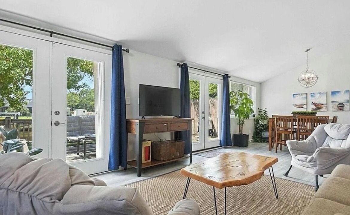 Photo of Livingroom in Florida Panhandle