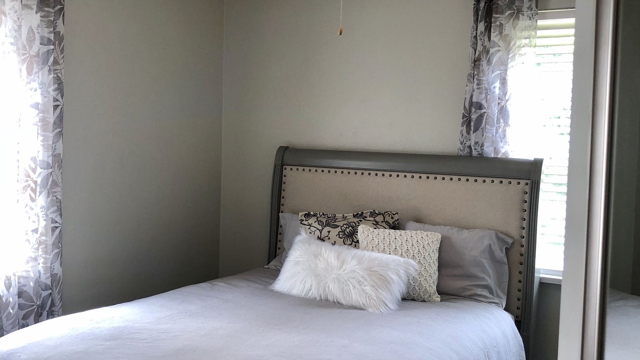 Photo of Bedroom in Ashland