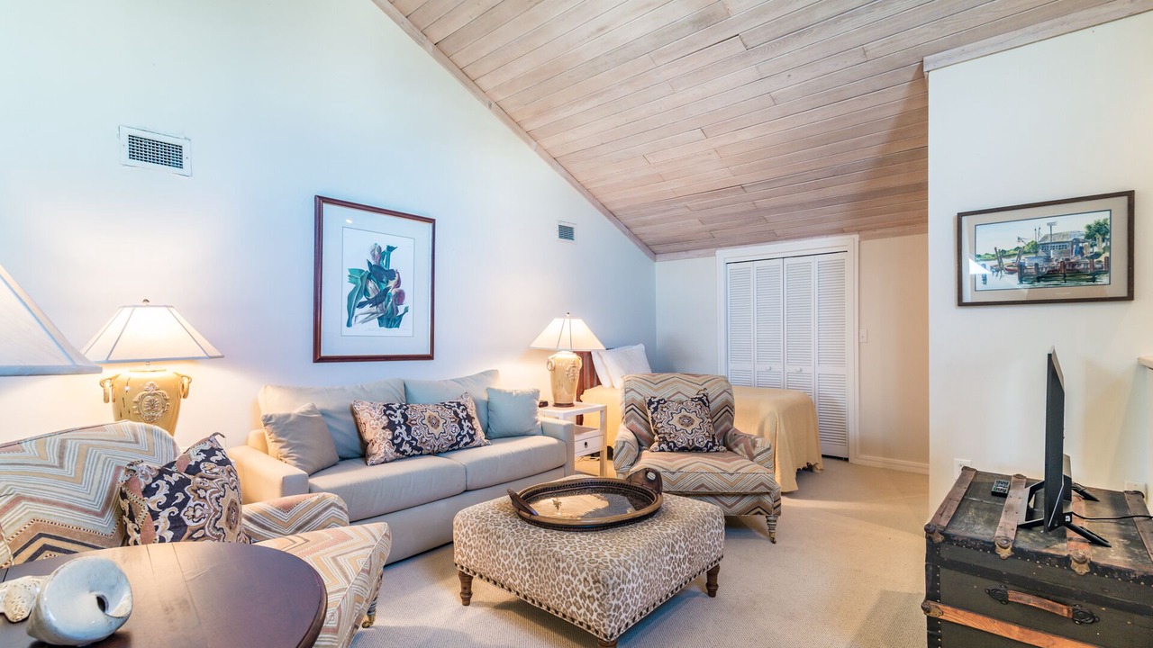 Photo of Livingroom in Debordieu Colony