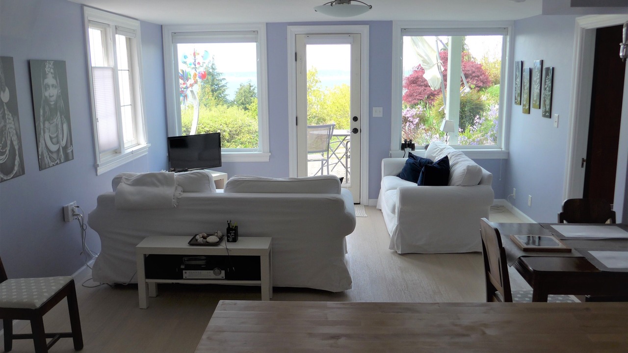 Photo of Livingroom in North Admiral