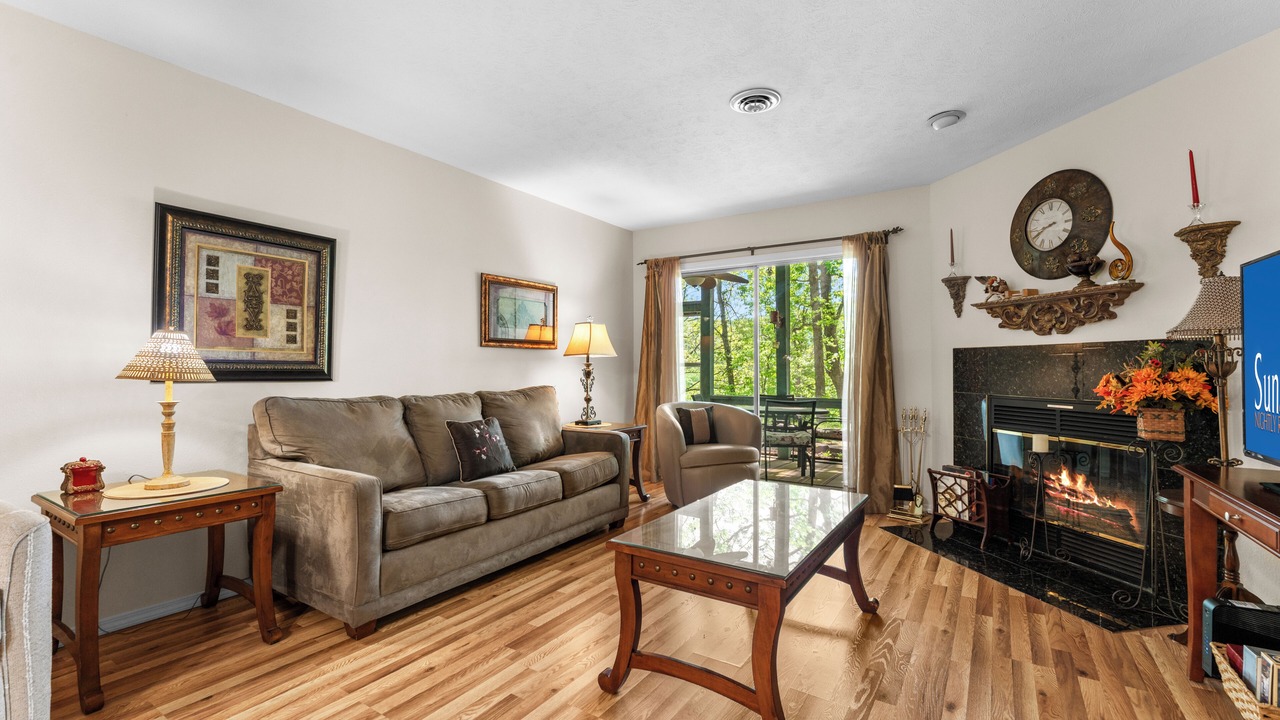 Photo of Livingroom in Table Rock